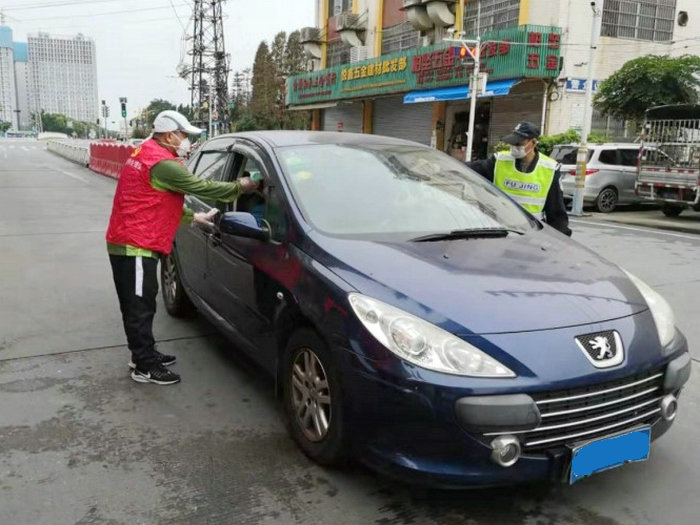 復工仍堅守防疫一線，他們是企業負責人更是黨員