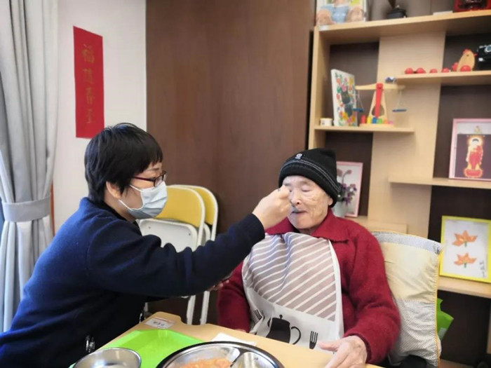 人大代表王瑞：堅守抗疫一線，守護長者安全