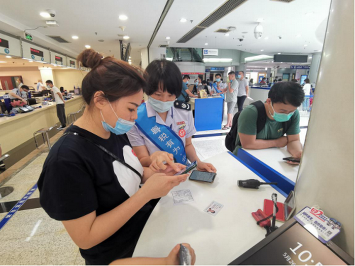 “門口辦”推進(jìn)“非接觸式”辦稅，靈活就業(yè)人員登記在銀行就能辦