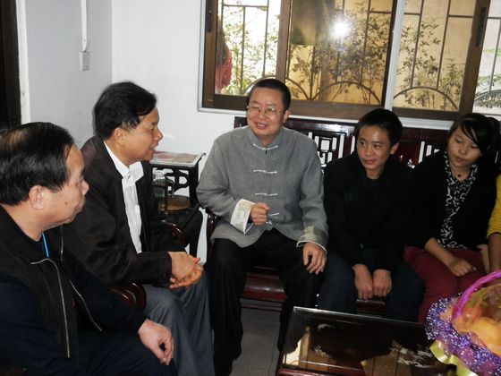 一人照顧8名孤兒　中專教師盼助養合法化