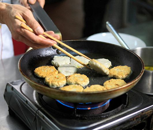 為你你揭秘均安魚餅的制作過程