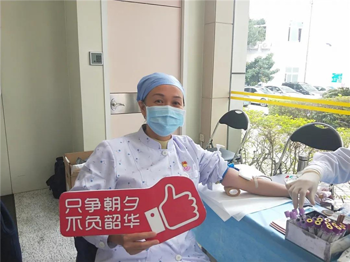 致敬30年護齡者：披一身圣潔，寫一生美麗