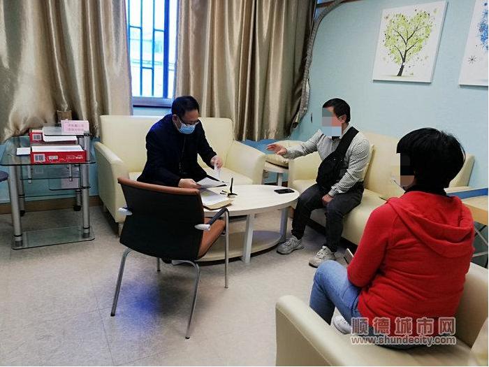 每一次調(diào)解首先認(rèn)真研讀相關(guān)材料.jpg