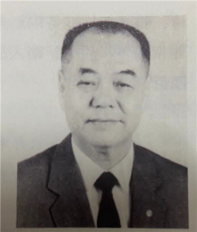 他歷經(jīng)三年心血，朝夕不輟，為的是......