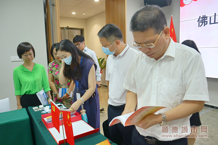 督導組進行實地考察，并檢查臺賬.jpg