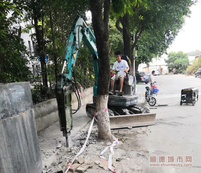 安裝路燈2_副本.jpg
