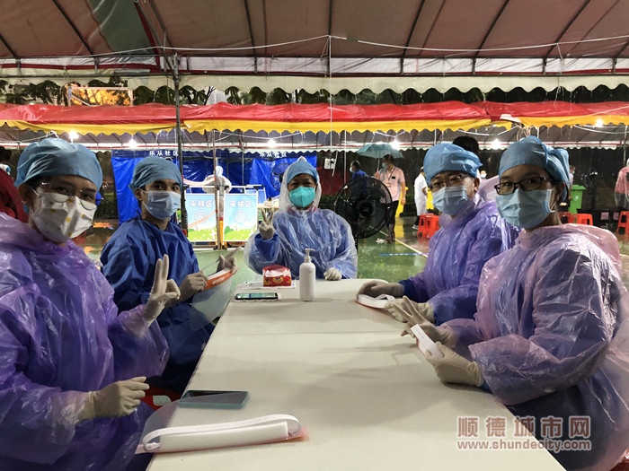 區(qū)稅務(wù)局志愿者為支援工作做好準(zhǔn)備_副本.jpg