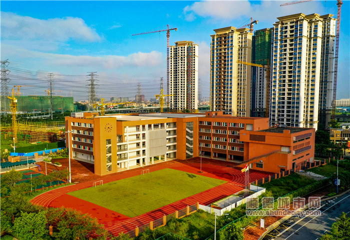 6. 新樓飾校園 廖偉鳴_副本.jpg