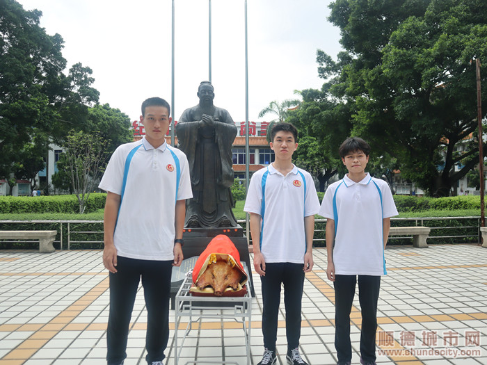 三位同學合影。.jpg