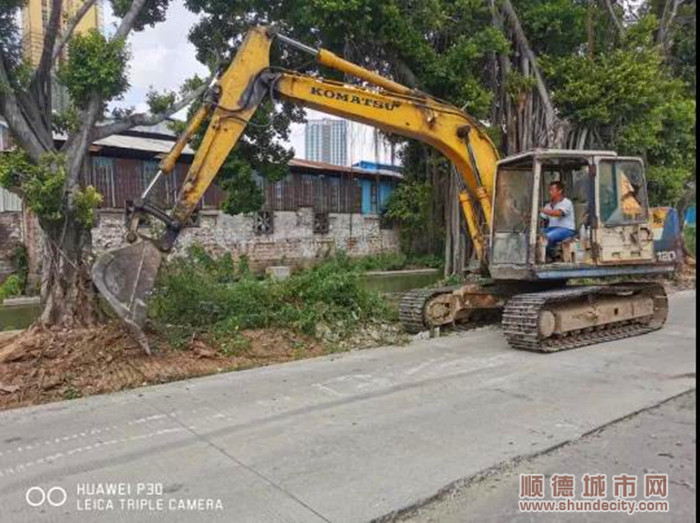 平整細海河（荷村工業區附近）雜草清理后的地面。.jpg
