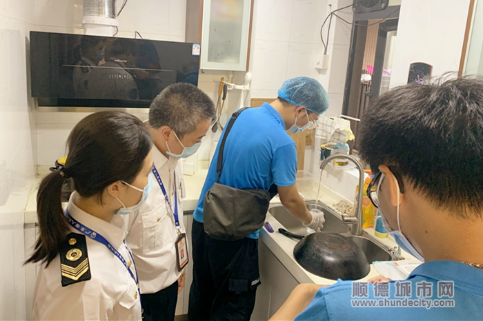 委托第三方檢測公司抽檢小區的二次供水水質_副本.jpg