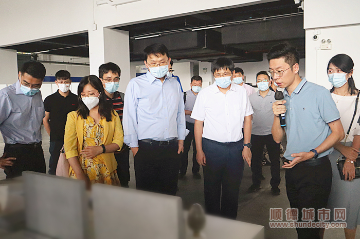 青年科學家走進順德區內龍頭企業參觀.jpg