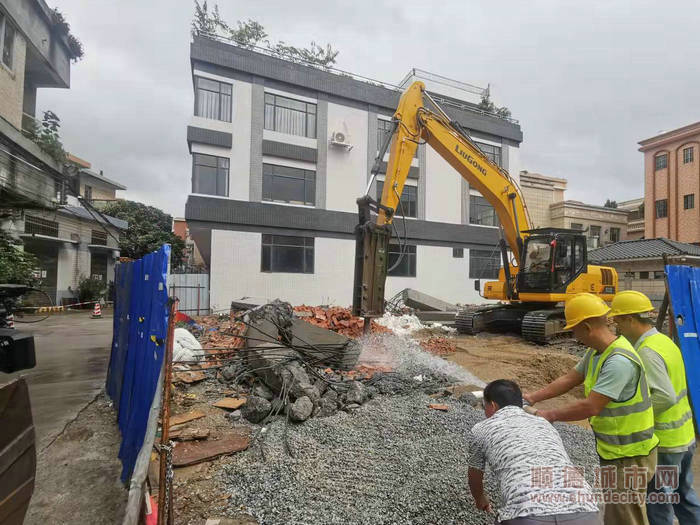 多部門聯(lián)合，嚴(yán)厲打擊違法建筑。.jpg