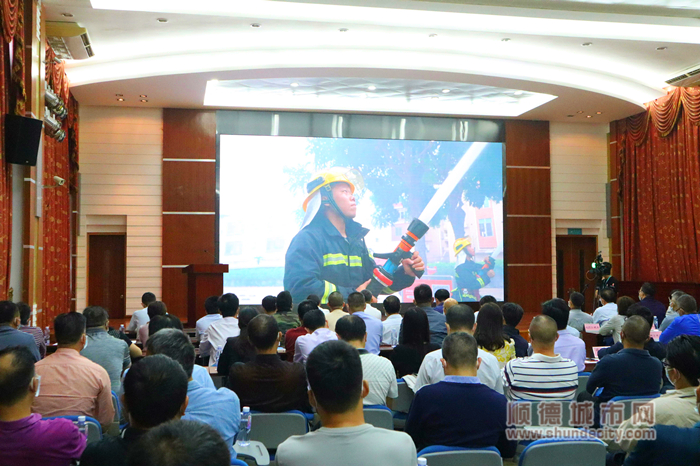 通過視頻錄播+直播的形式展現本次安全演練.jpg