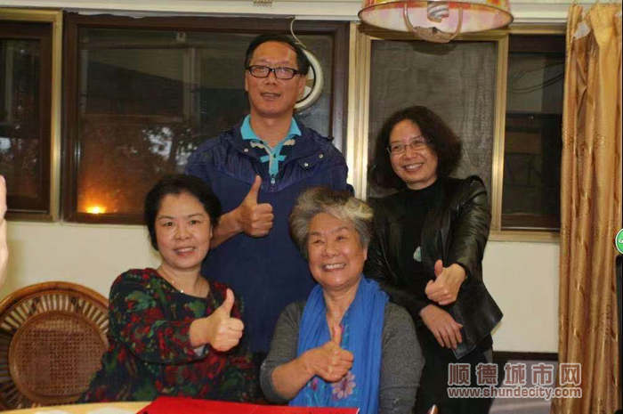 黃月嫦帶隊訪退休教師黃雅靜和蘇曼.jpg