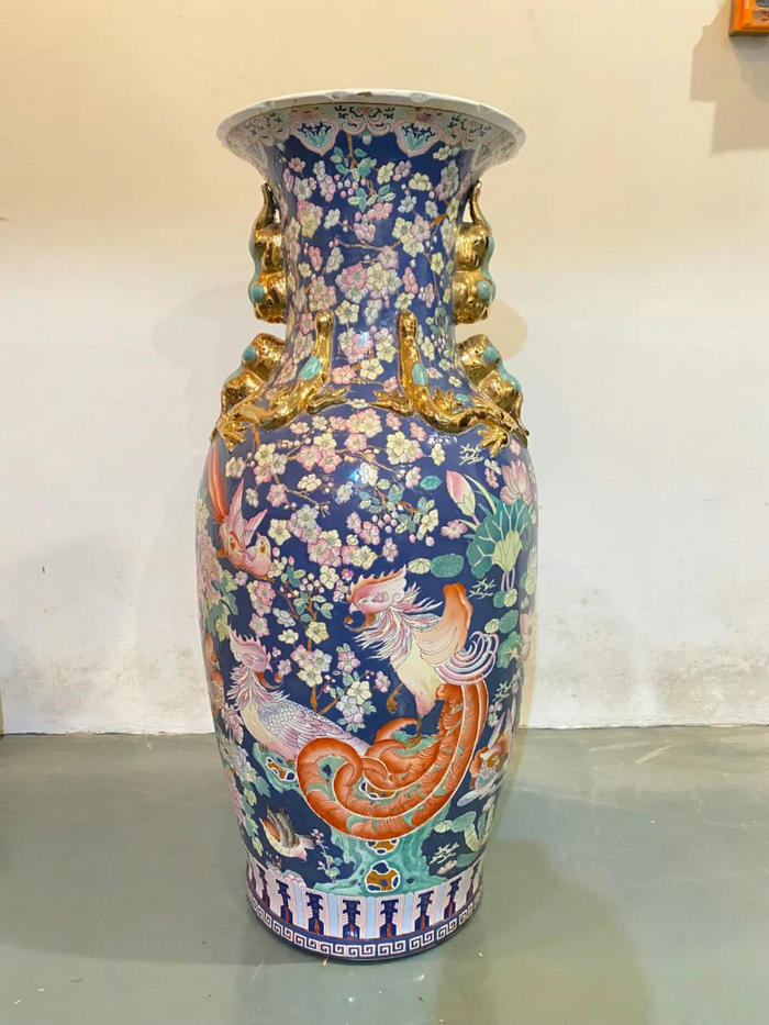 20世紀80年代廣彩花鳥大瓶.jpg