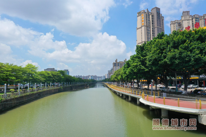水清河綠的英雄河。.jpg