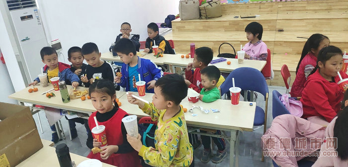 奔宇寶寶托管班-7_1.jpg