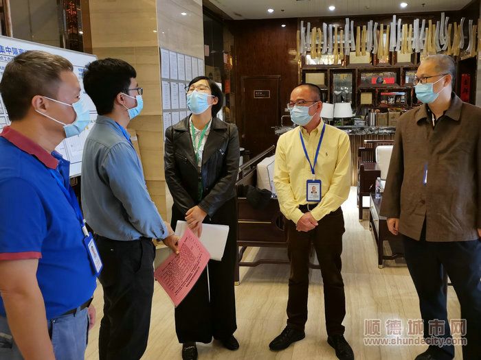 市安全專班、高明檢查組帶隊到龍江檢查防疫工作。.jpg