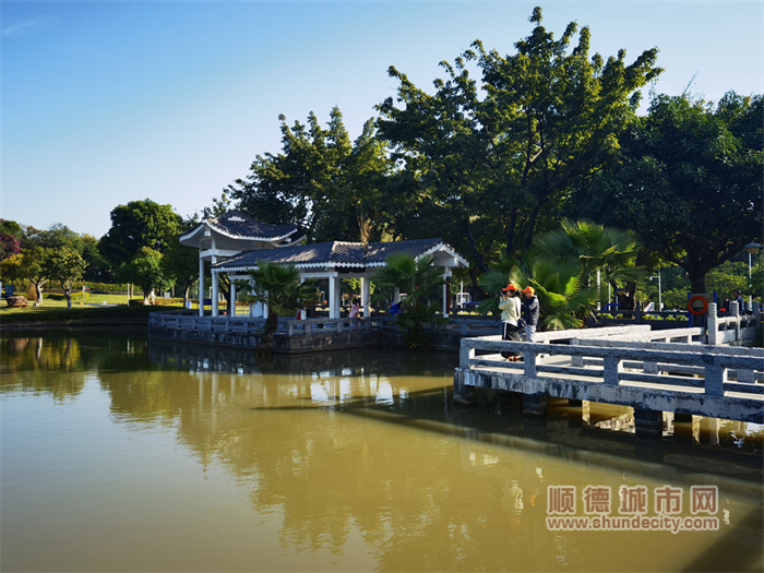 天湖森林公園已是龍江市民心中的休閑好去處。（順德城市網攝影俱樂部李海廉).jpg