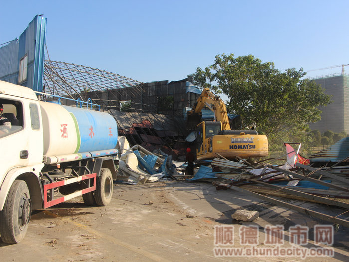 下階段，將逕口大河大閘工業(yè)區(qū)段涉河建筑進(jìn)行清岸，涉及違建10座，拆除面積8000平方米。.JPG