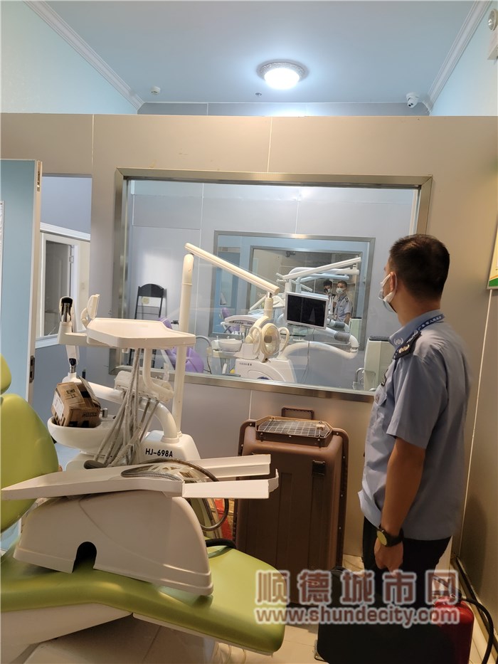 開展打擊非法醫(yī)療美容服務(wù)專項整治行動照片3.jpg