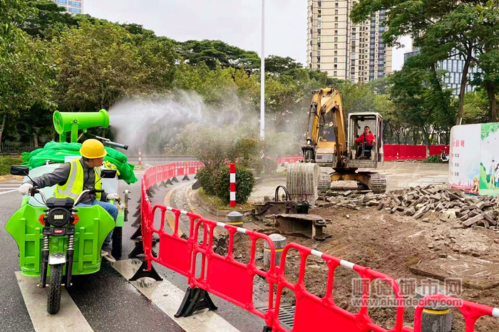 大良街道德勝中路的自行車及電動(dòng)自行車專用道建設(shè)中.jpg