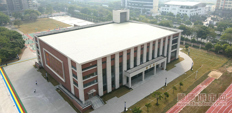 龍江中學體育館。.JPG