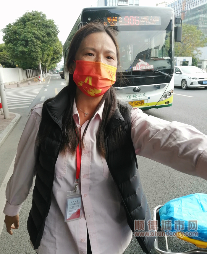 易女士家屬拍下“恩人”陳海玲的照片.jpg
