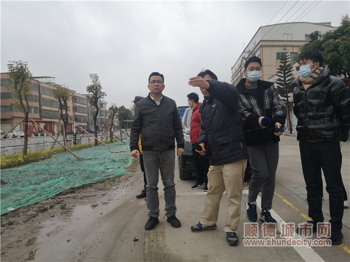 王崇曦實地考察清岸工作.jpg