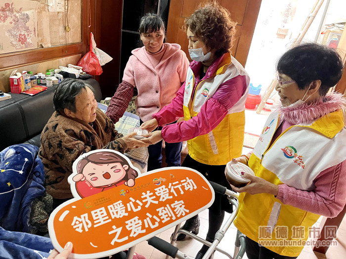 5龍江鎮長者綜合服務中心系列服務活動為長者們送溫暖。.jpg