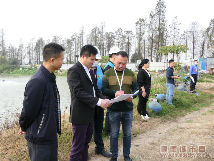 以水興城工作專班來到清岸現(xiàn)場(chǎng)進(jìn)行督導(dǎo)。.jpg