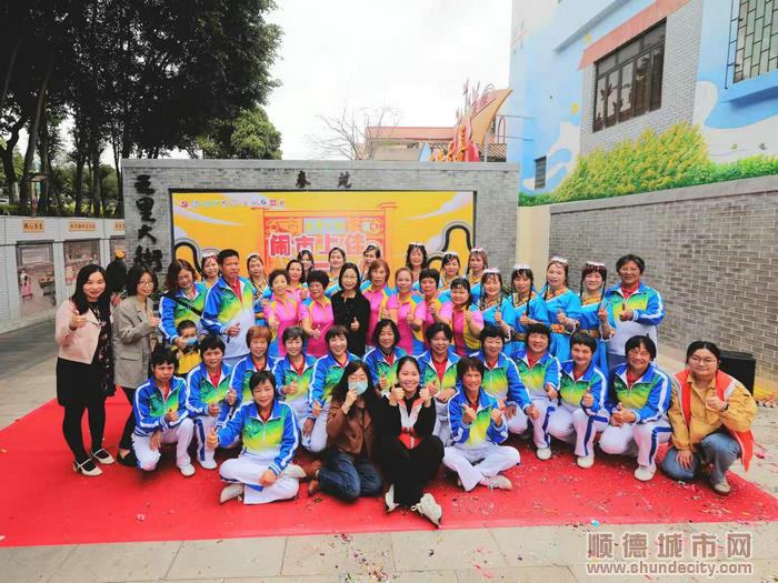 上佳市社區居民踴躍參與本次開市。.jpg