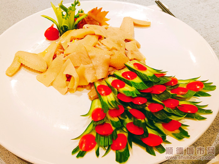 3菊鳳朝陽（菊花手撕雞）。.jpg