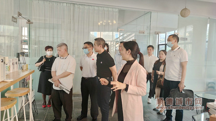 北滘政協3月委員日活動  參觀廣東順德潛龍工業設計有限公司 (2).jpg