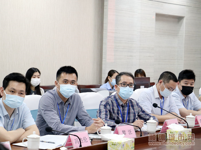 4聽(tīng)證會(huì)上各方代表積極發(fā)言。.jpg