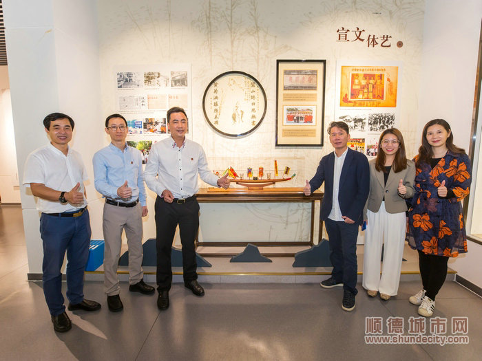 “富裕幸福龍舟仔”安裝在區檔案館歷史人文概覽.jpg