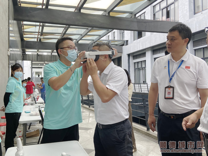 現場人員沉浸式體驗學習急救措施2.jpg