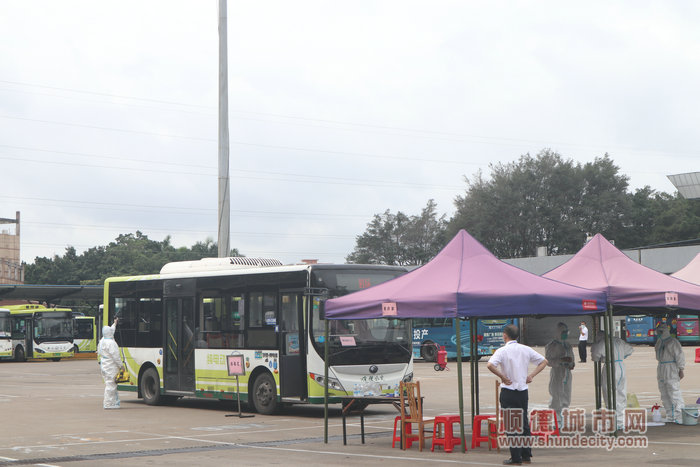 2.轉運車輛消毒.JPG