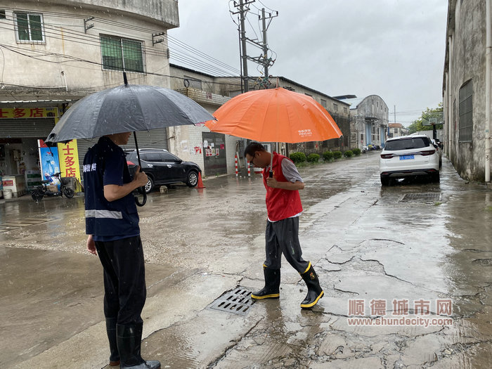 檢查下水道.jpg