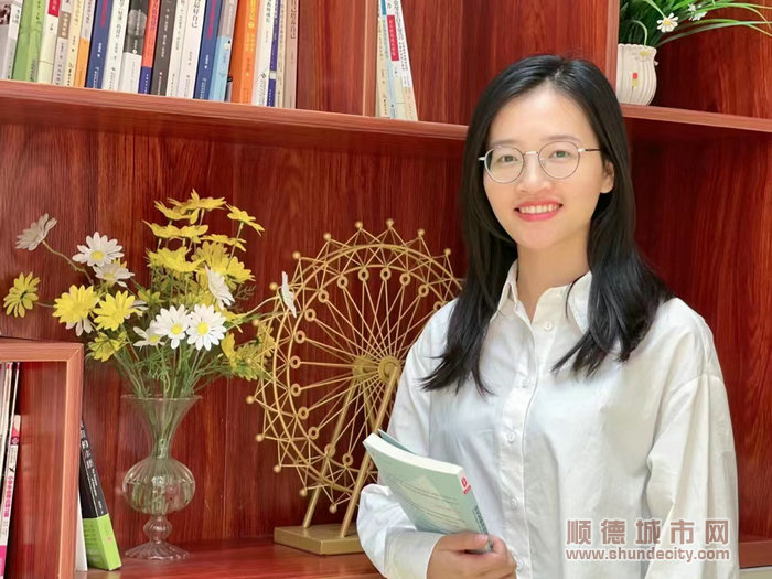 西山小學(xué)高新區(qū)學(xué)校揚(yáng)彩蓮。.jpg