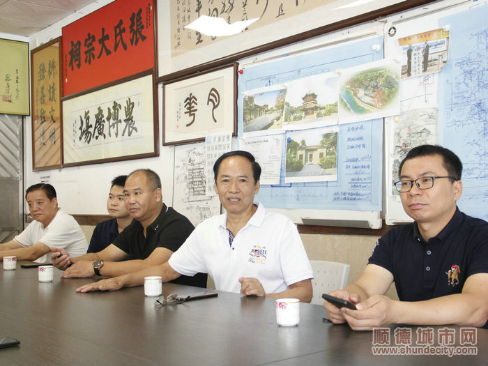 龍江農耕文化博物館籌建處負責人張教邦（右二）。.JPG