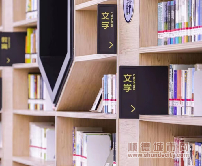 書舍內 書架_副本.jpg