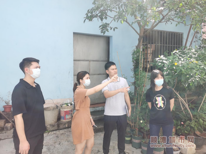 為民先鋒隊實地走訪傾聽群眾訴求。.png