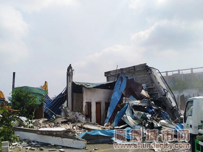 違建工業廠房即將完成拆除.jpg