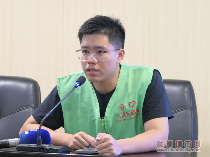 志愿者代表陳豪佳分享感受。.jpg
