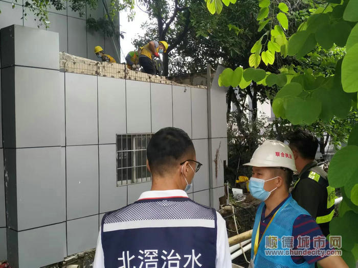 區、鎮兩級聯合執法，察看拆違項目_副本.jpg