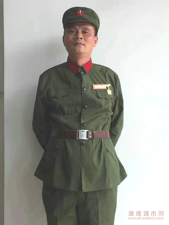 001詹健有著十六年的部隊生涯。.jpg