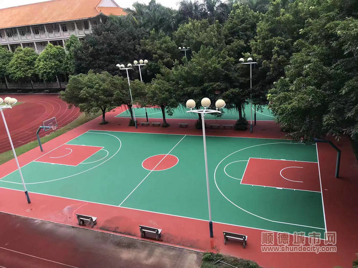 籃球場改造后。.jpg