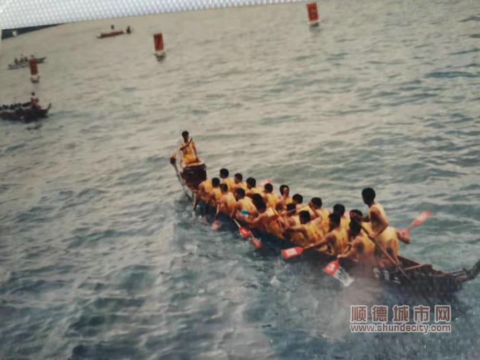 水系發達的均安河涌，“撐船”既是“運動愛好”又是“生存需要”。.jpg